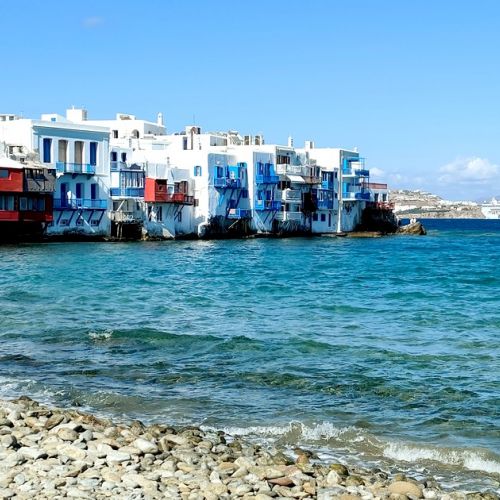 Mykonos: un'isola greca dalle molteplici sfaccettature