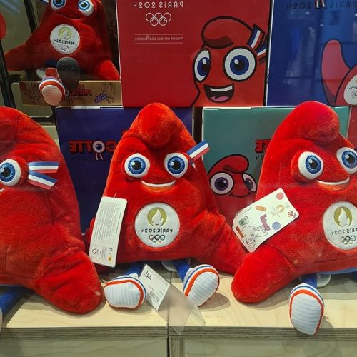 Peluche Phryge: quale futuro per la mascotte delle Olimpiadi?